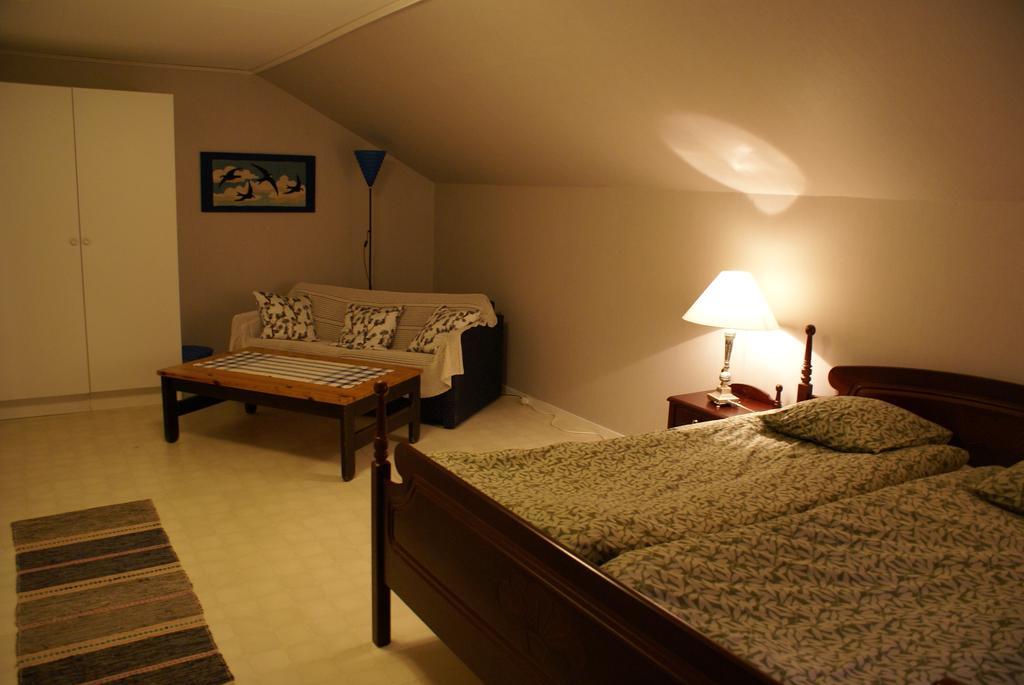 Mellangarden Hostel Vasterbykil Kamer foto