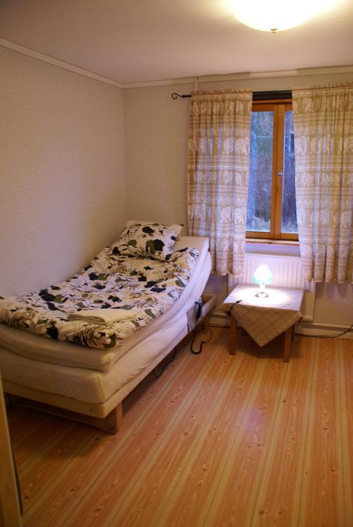 Mellangarden Hostel Vasterbykil Kamer foto