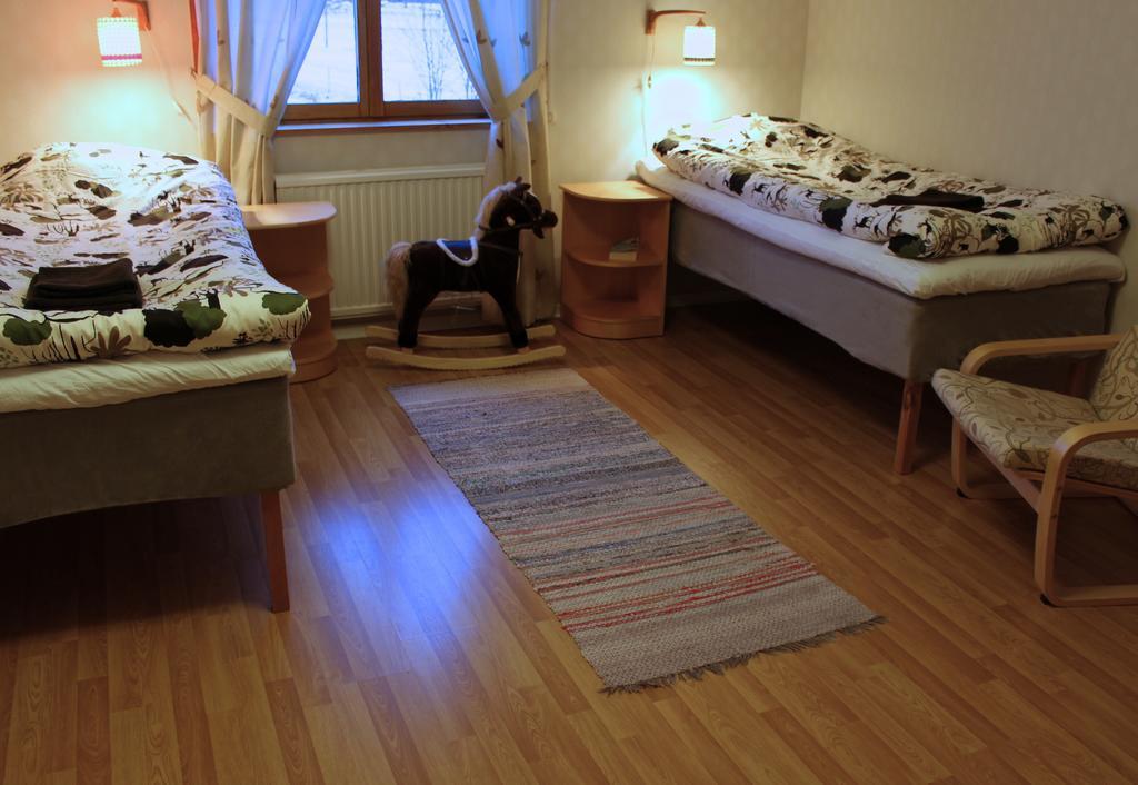 Mellangarden Hostel Vasterbykil Kamer foto