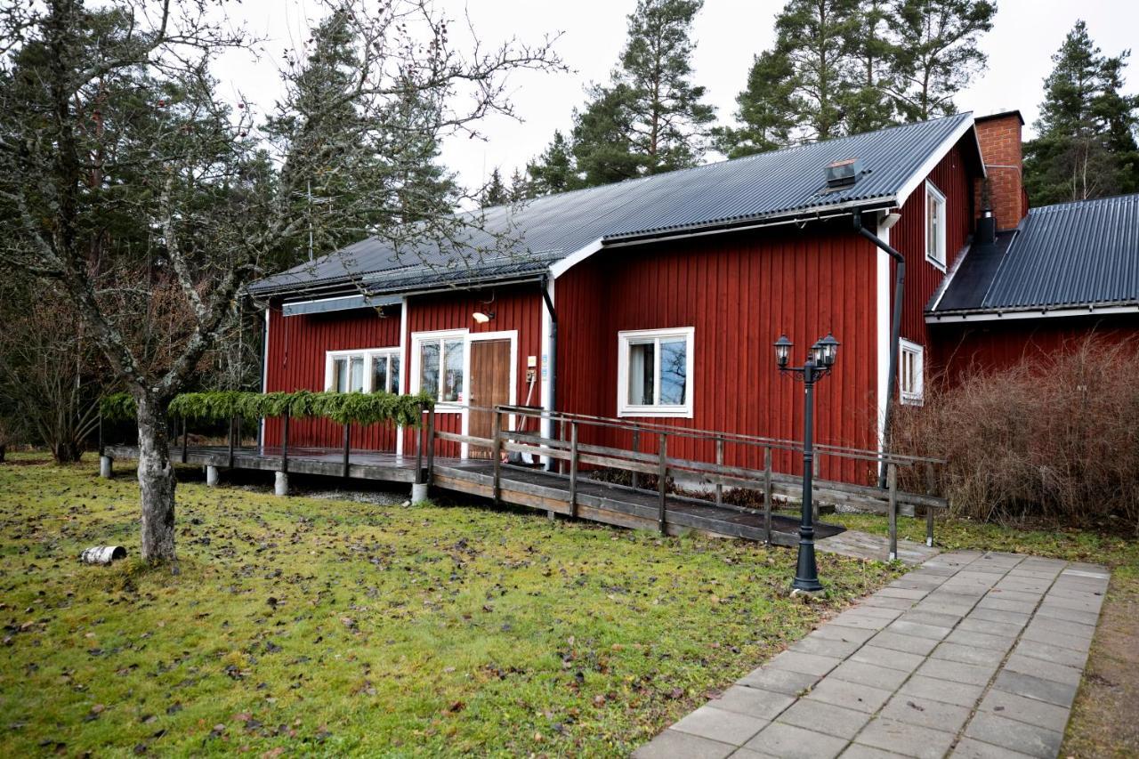 Mellangarden Hostel Vasterbykil Buitenkant foto